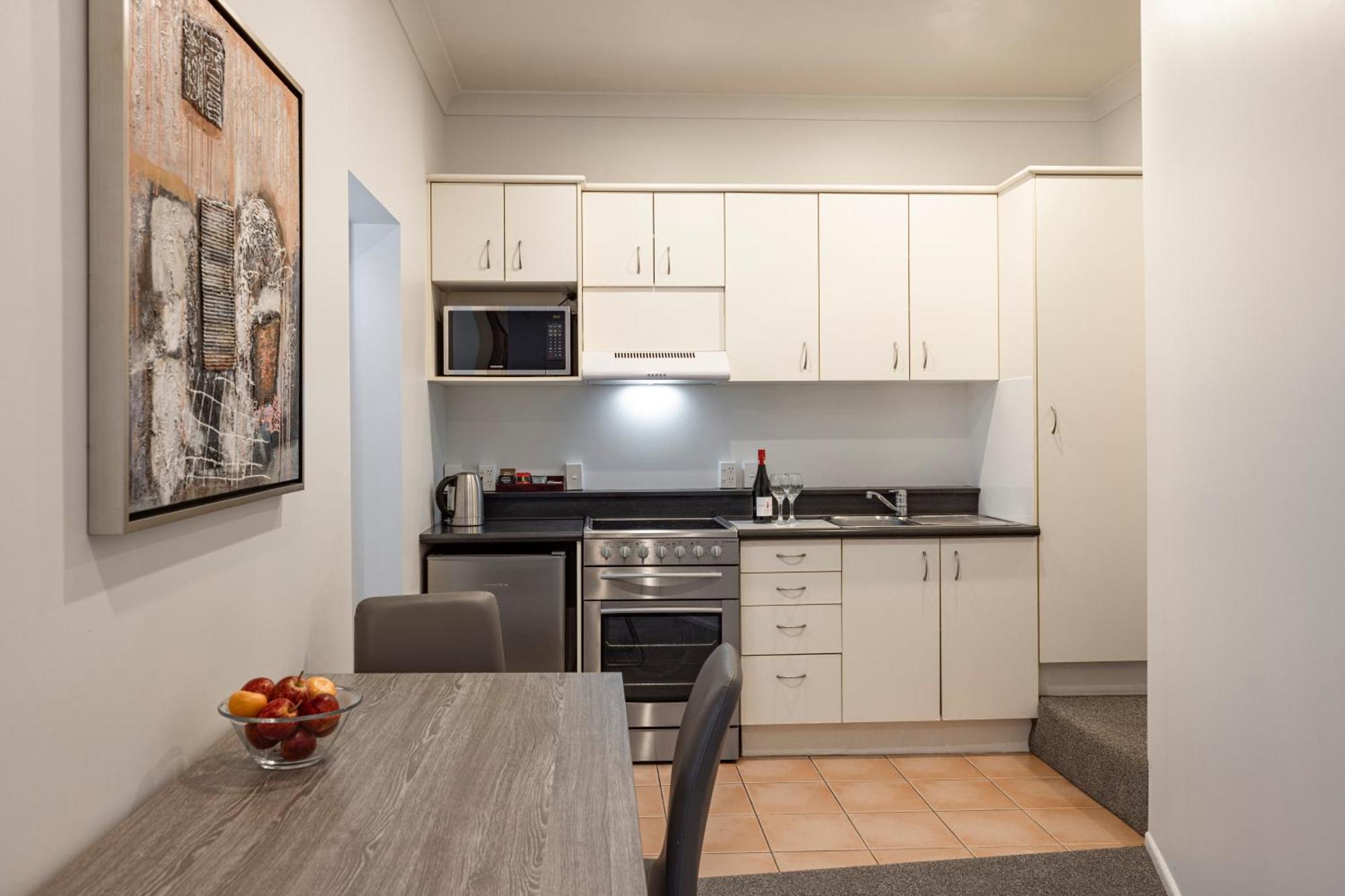 Quest On The Terrace Serviced Apartments Уелингтън Екстериор снимка