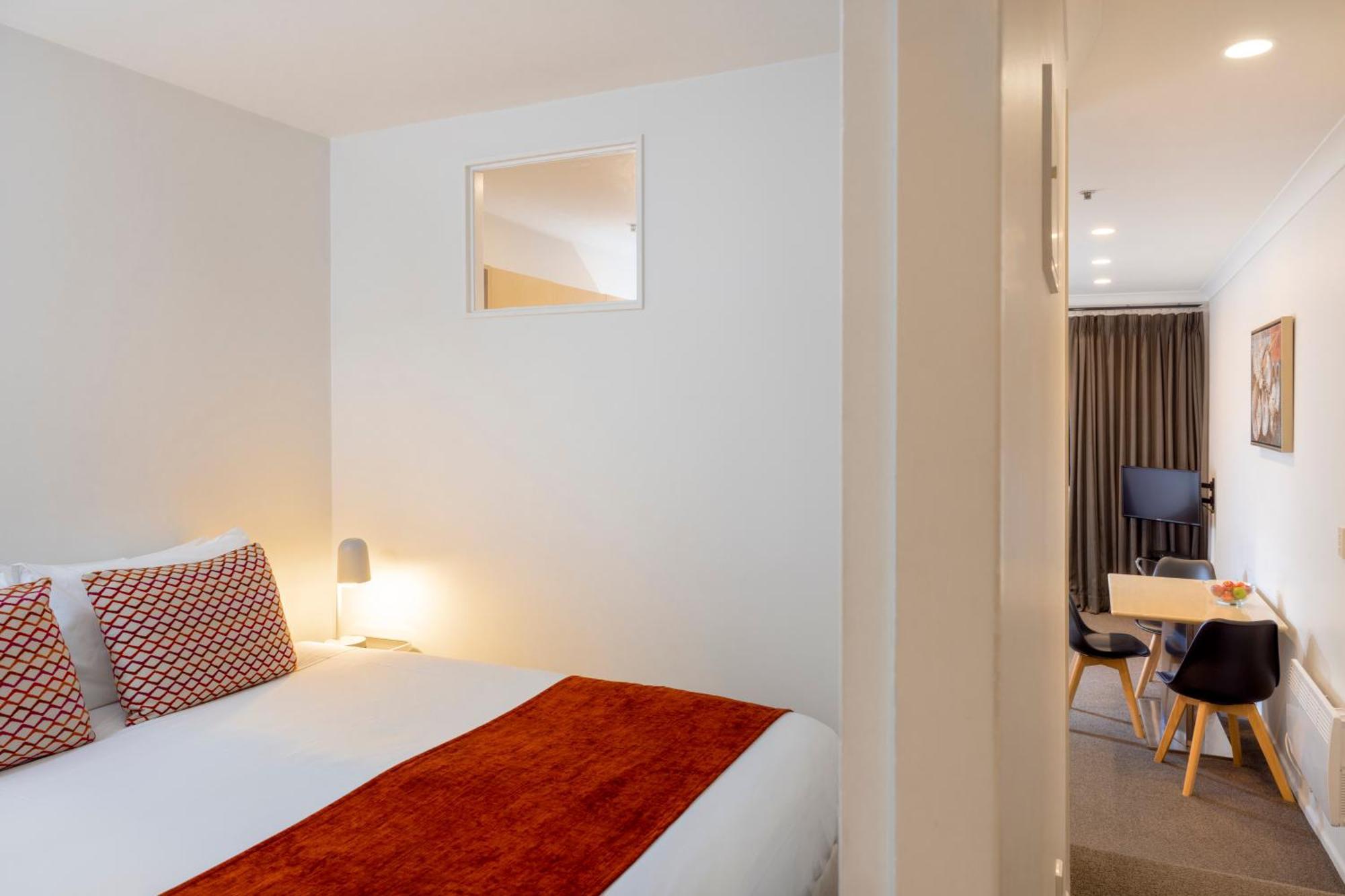 Quest On The Terrace Serviced Apartments Уелингтън Екстериор снимка
