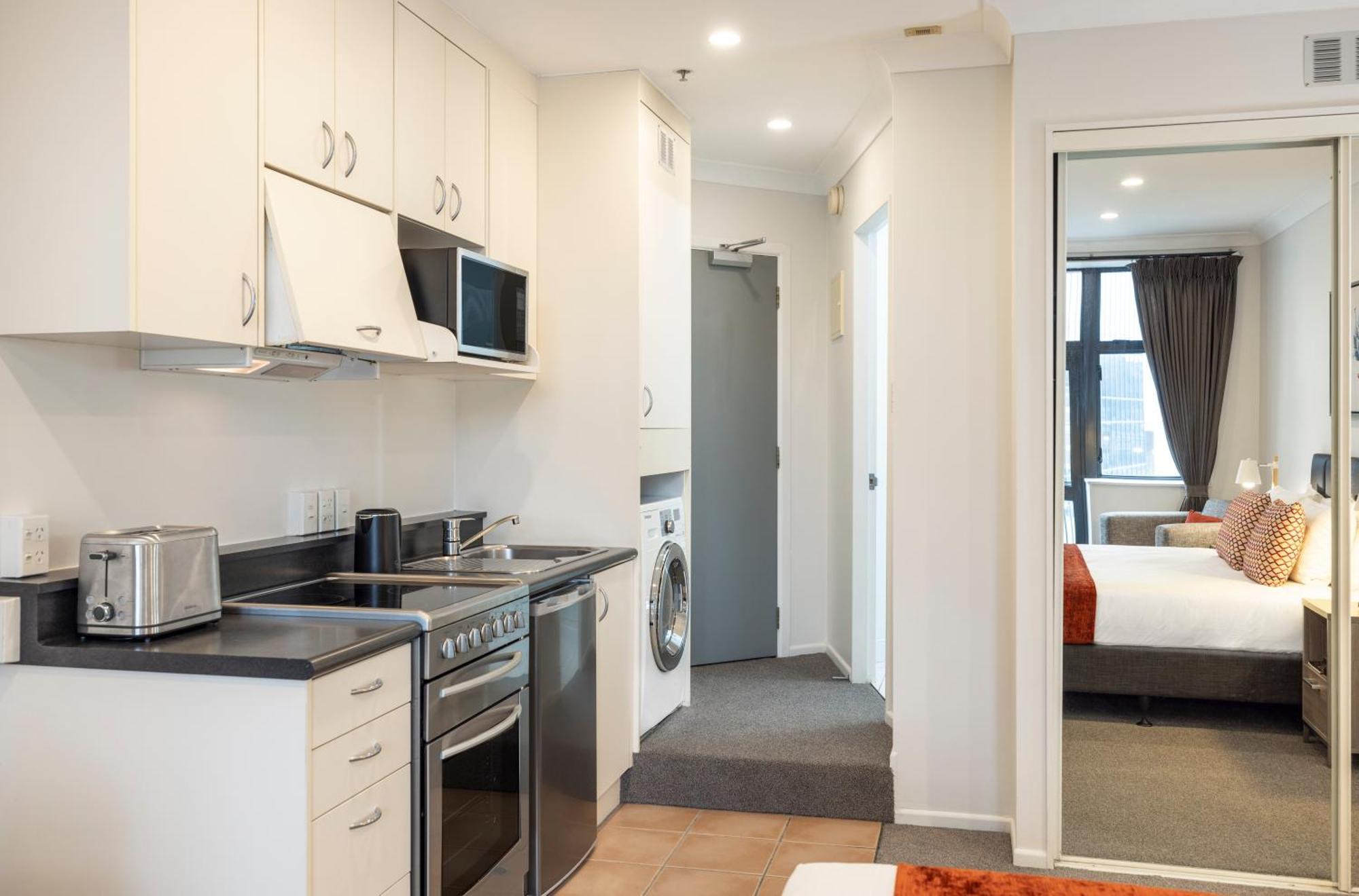 Quest On The Terrace Serviced Apartments Уелингтън Екстериор снимка